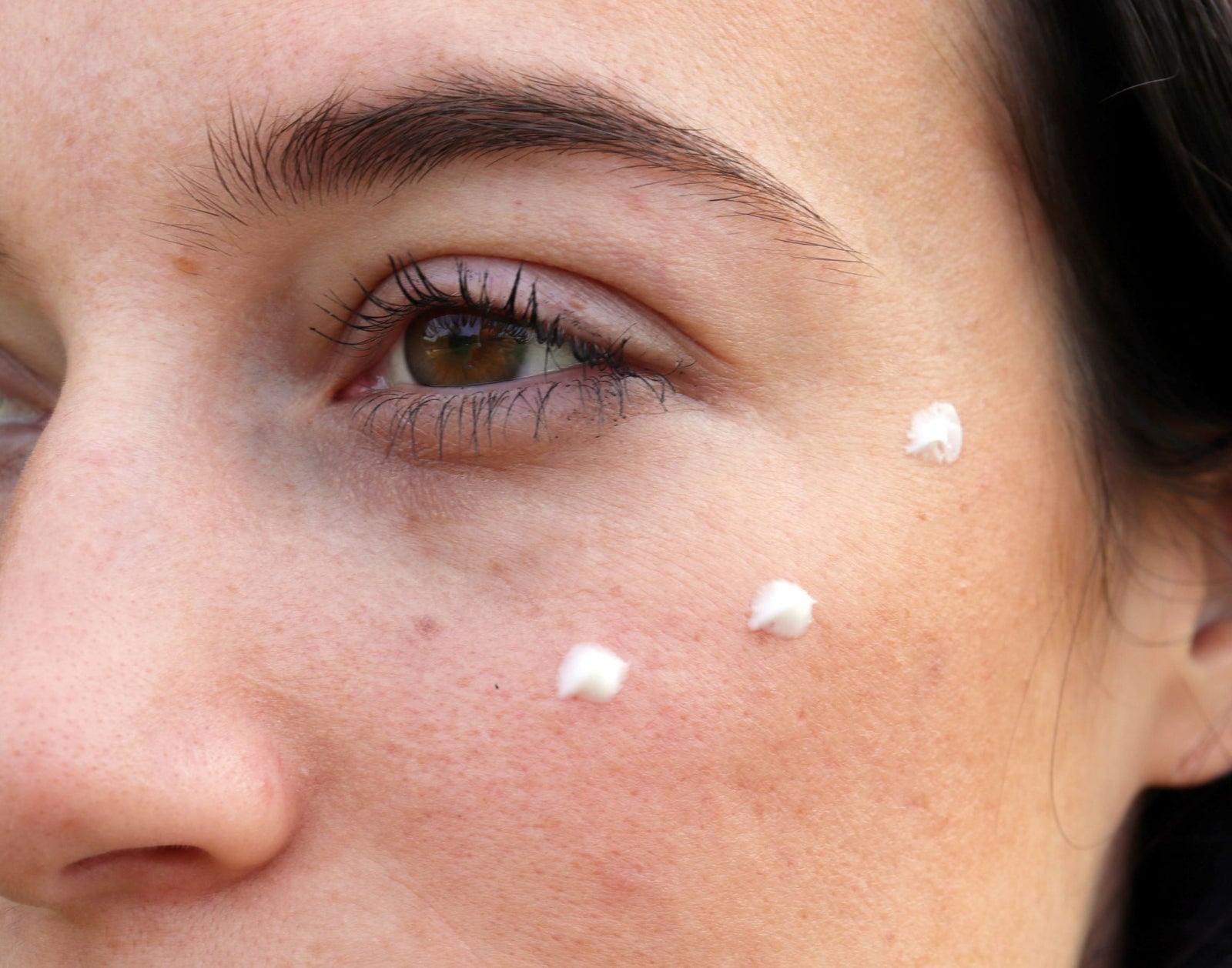 Does your skin change with the season?